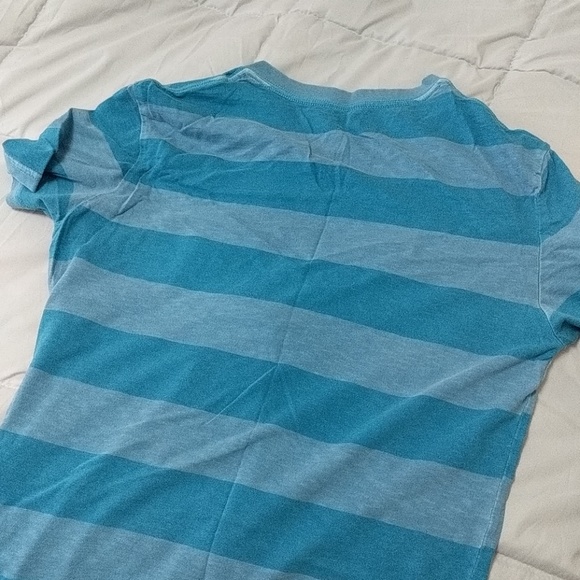 American eagle V neck - Picture 3 of 3